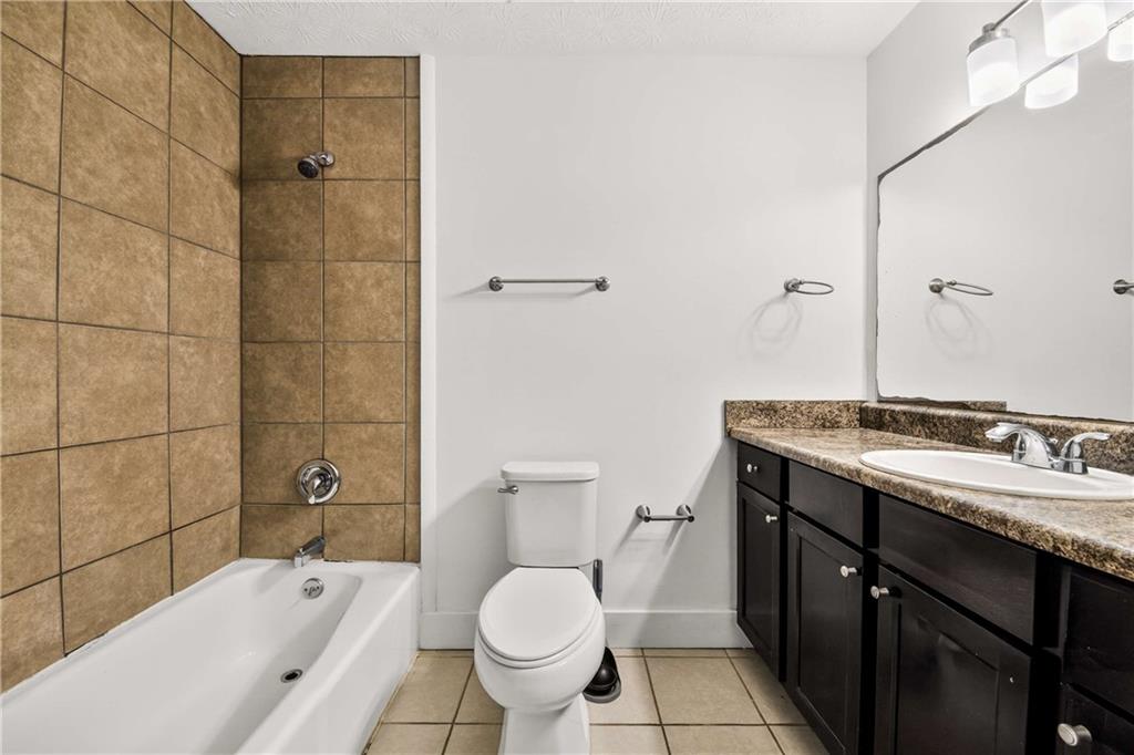 8845 Ashwood Drive Property Photo 15