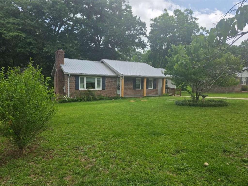 128 Hillview Drive Property Photo 1