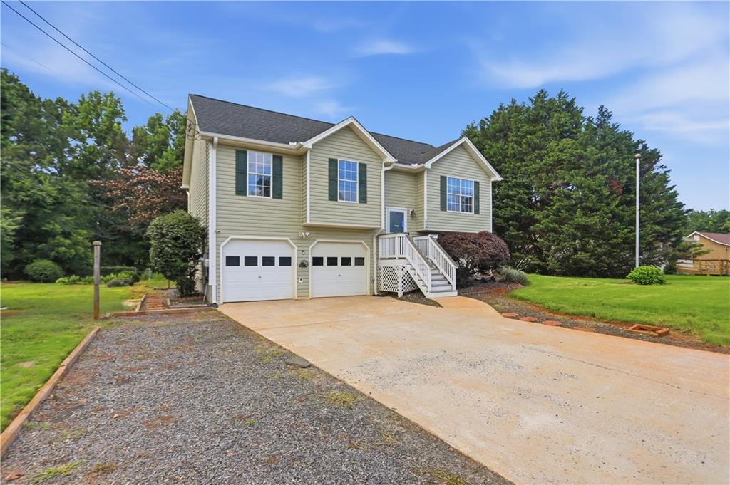 128 Ravenwood Lane Property Photo 1