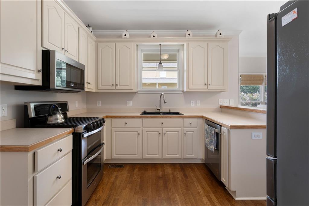 17 Lowry Way Property Photo 18