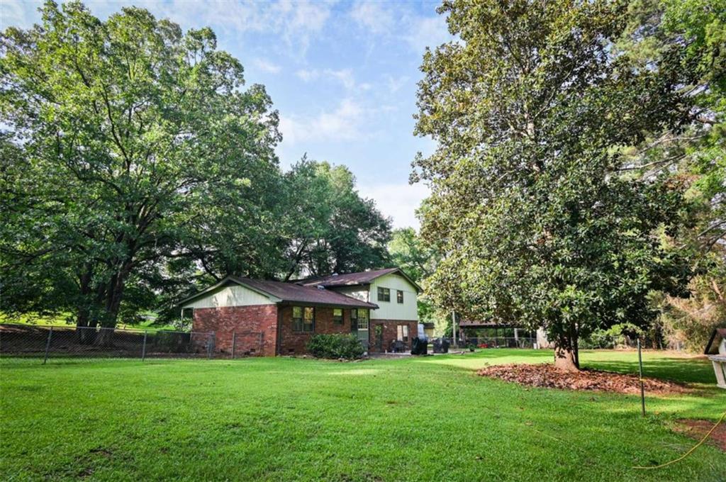 17 Valley Trail Property Photo 4