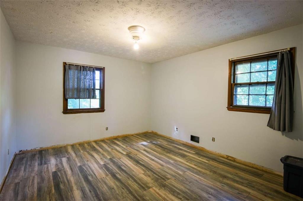 17 Valley Trail Property Photo 10