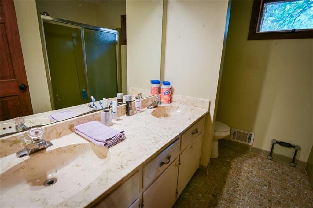 17 Valley Trail Property Photo 11