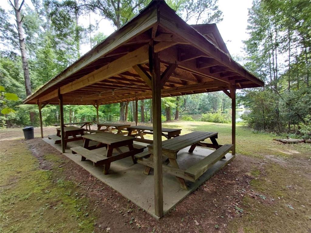 17 Valley Trail Property Photo 18