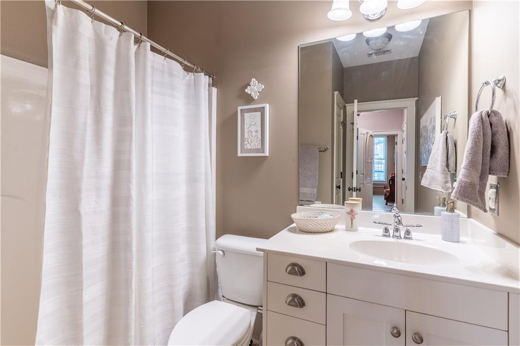6 Royal Oak Drive Property Photo 20