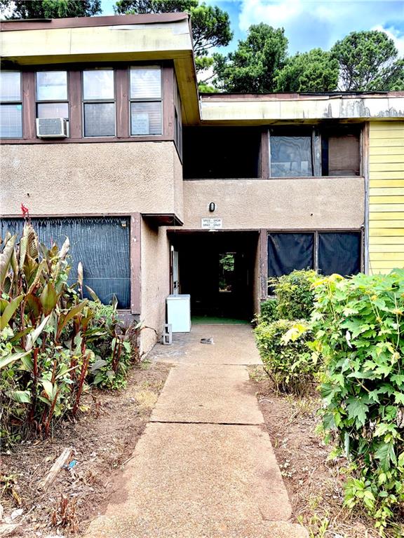 5945 Sutcliff Square Property Photo 2