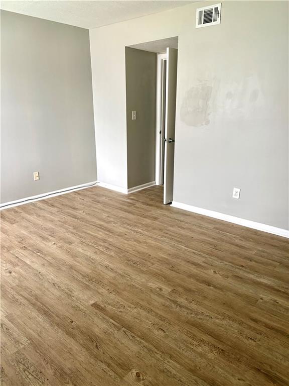 5945 Sutcliff Square Property Photo 15
