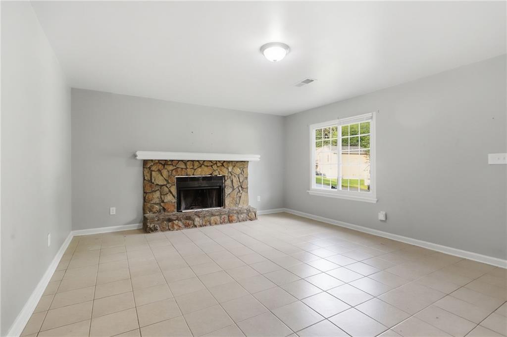 5202 Scarbrough Lane Property Photo 9