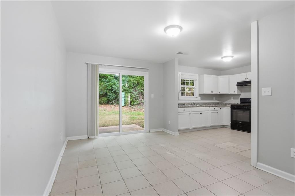 5202 Scarbrough Lane Property Photo 13