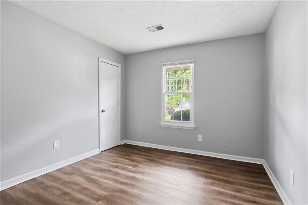 5202 Scarbrough Lane Property Photo 16
