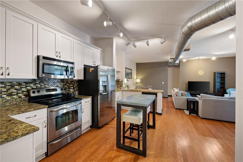5300 Peachtree Road Unit 0501 Property Photo 2