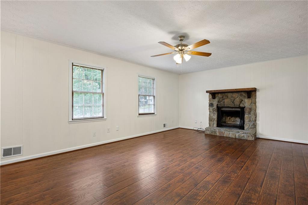 4220 Terrace Drive Property Photo 6