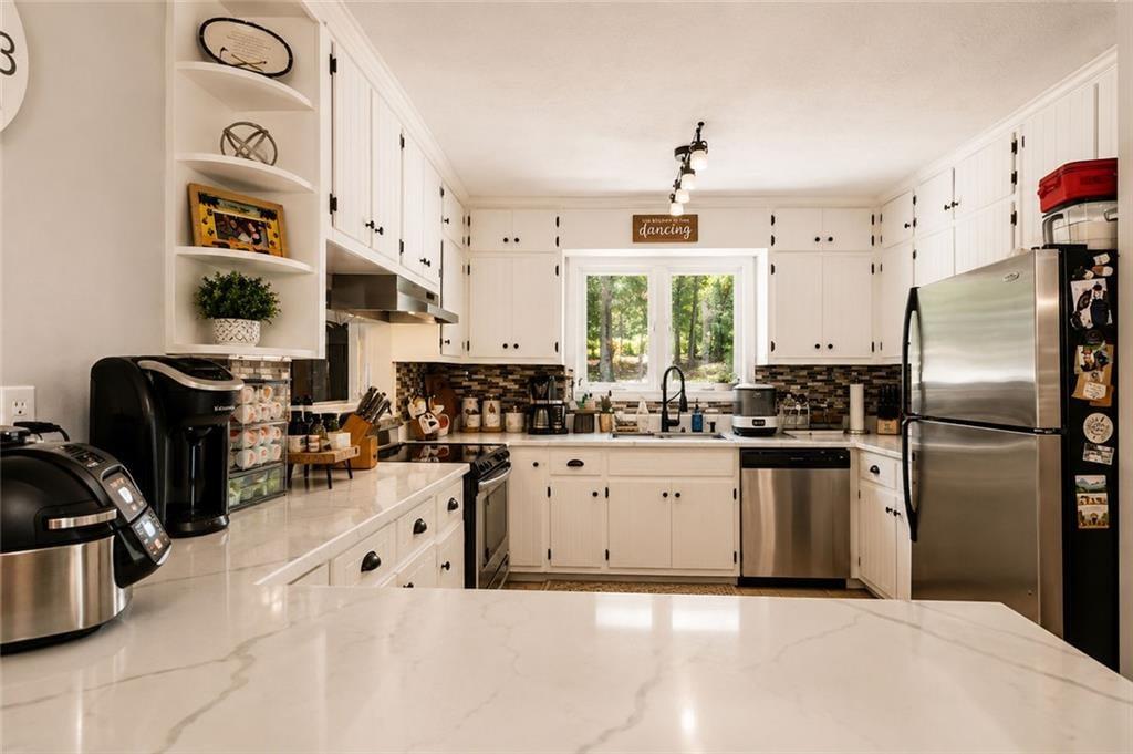 405 Miller Road Property Photo 13