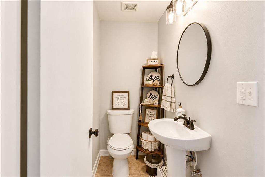 405 Miller Road Property Photo 15