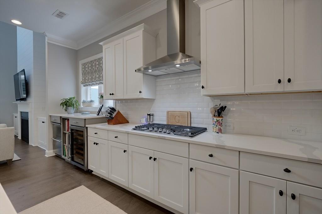 320 Harp Street Property Photo 10