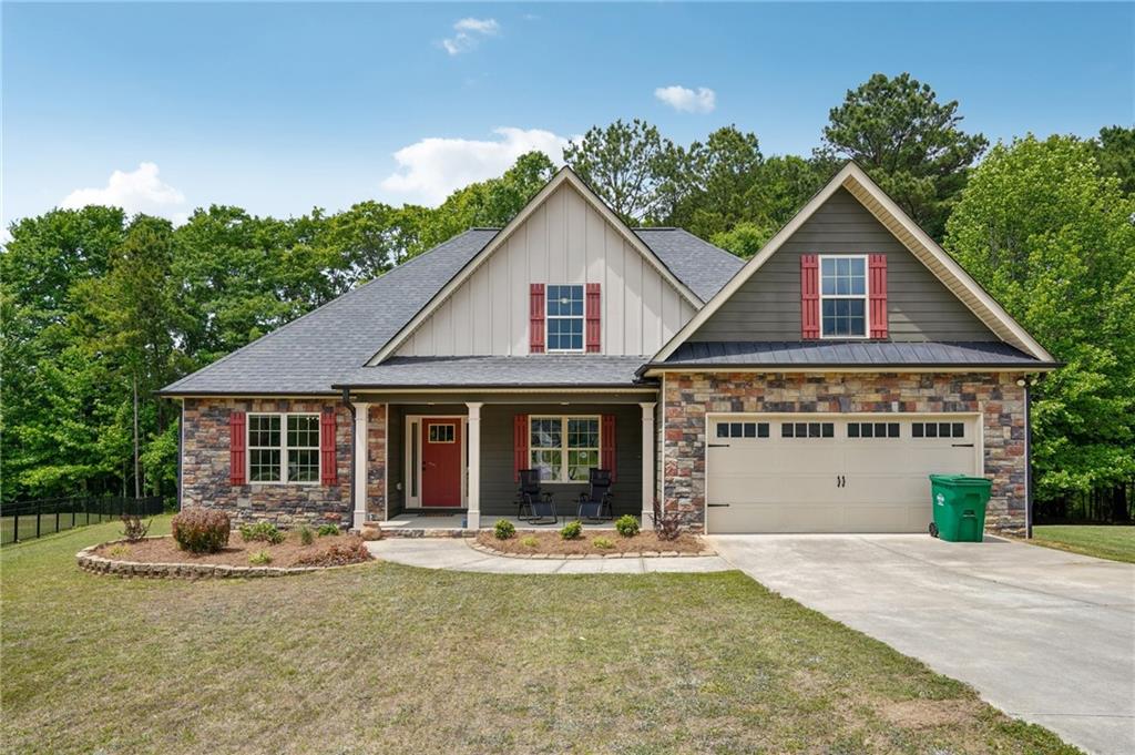 103 Fieldstone Circle Property Photo 2