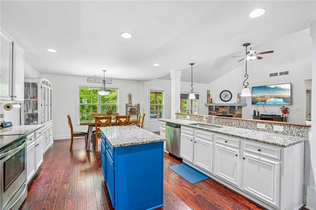 103 Fieldstone Circle Property Photo 13