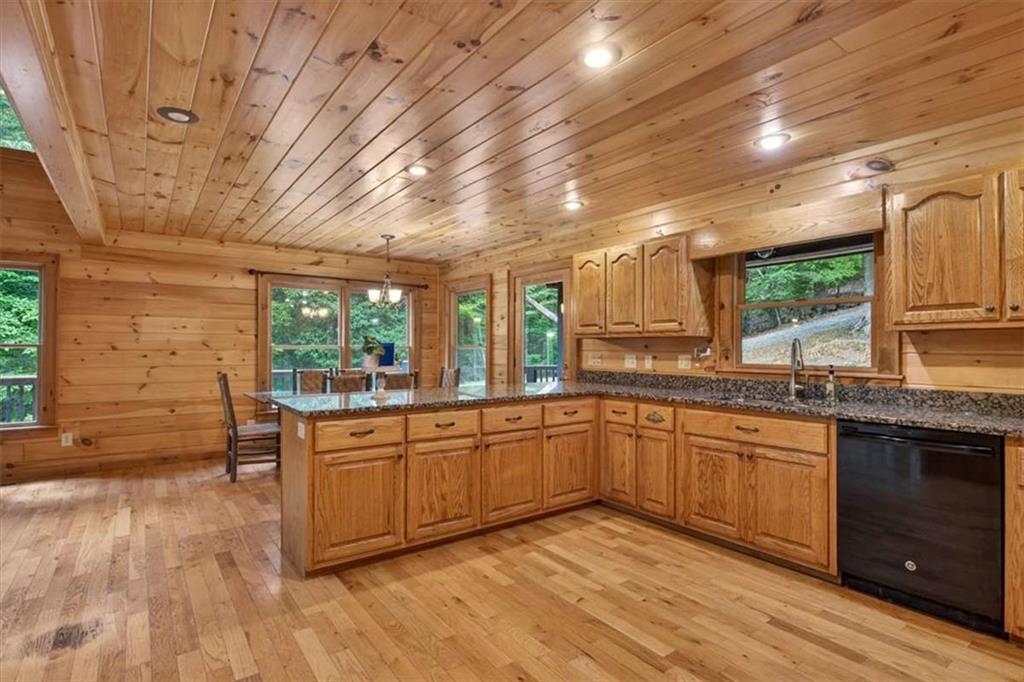 648 Stuart Mountain Road Property Photo 3