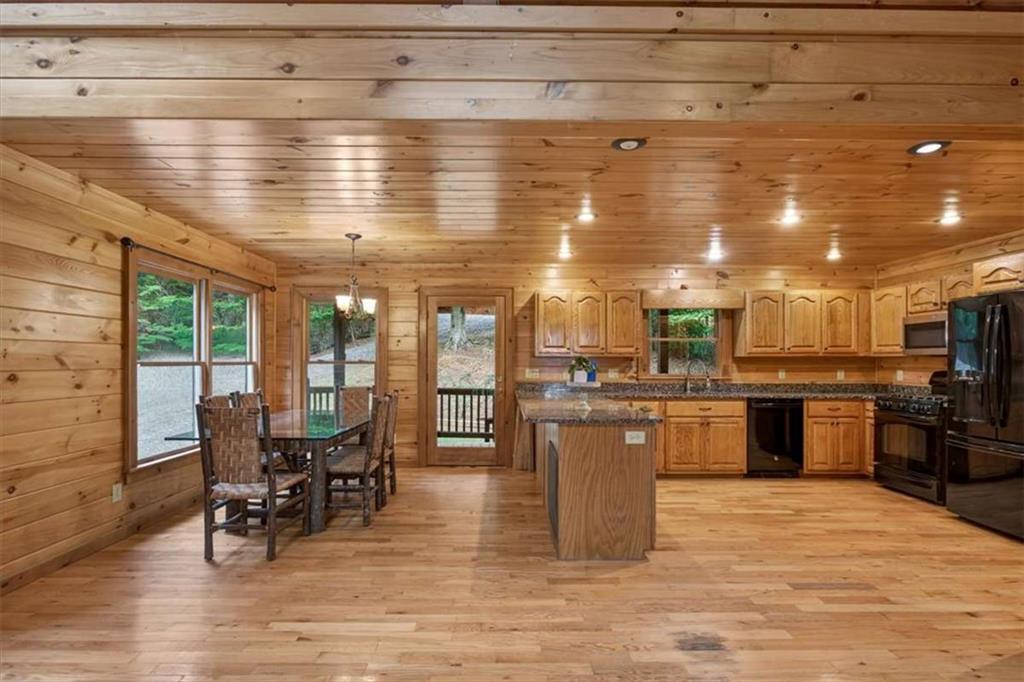 648 Stuart Mountain Road Property Photo 10