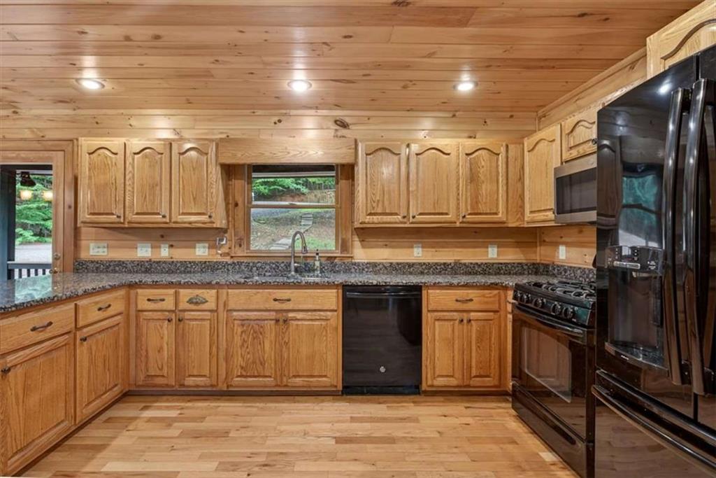 648 Stuart Mountain Road Property Photo 14