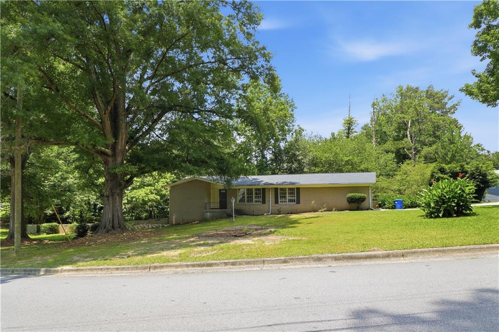 6735 Marlborough Circle S Property Photo 1