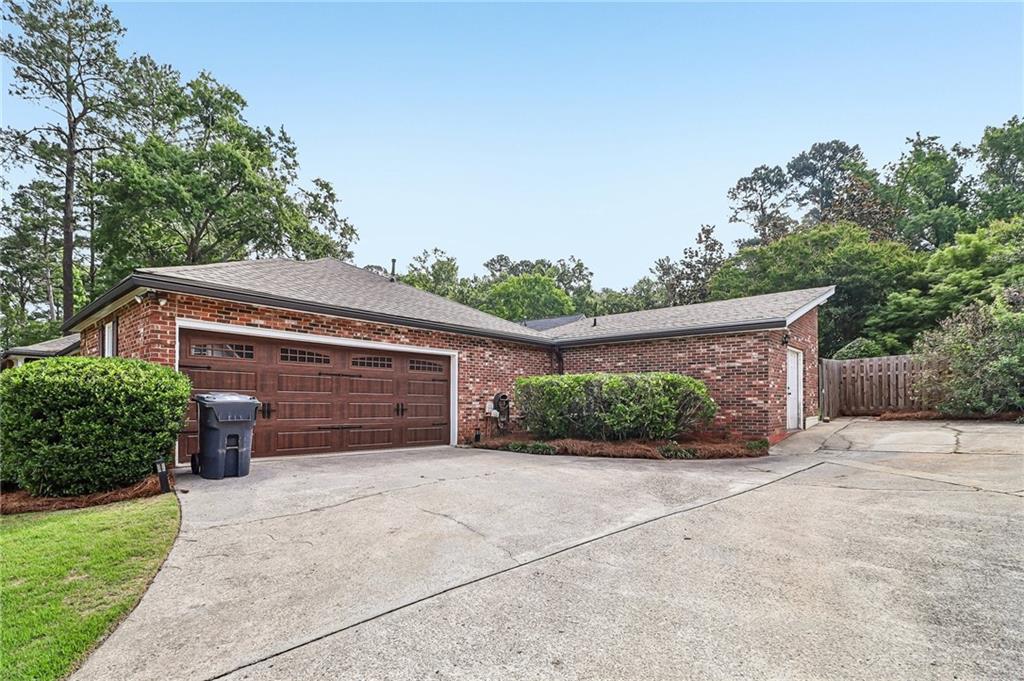 339 Habersham Road Property Photo 2