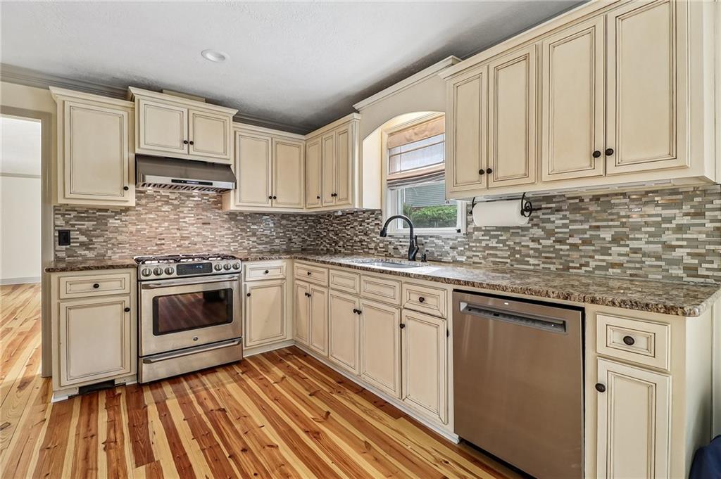 339 Habersham Road Property Photo 10