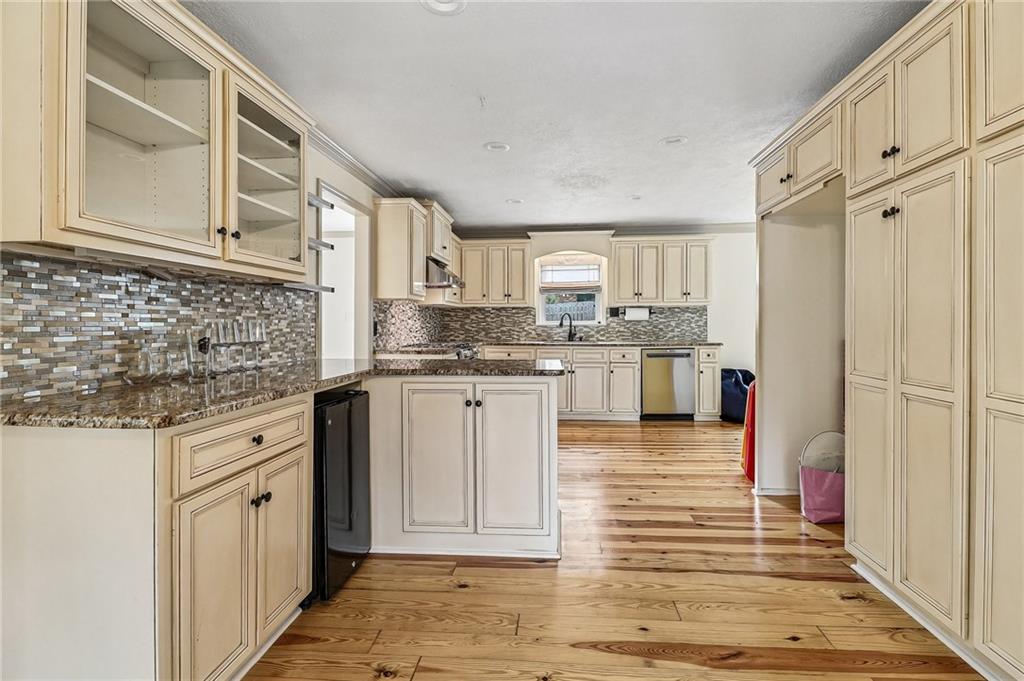 339 Habersham Road Property Photo 13
