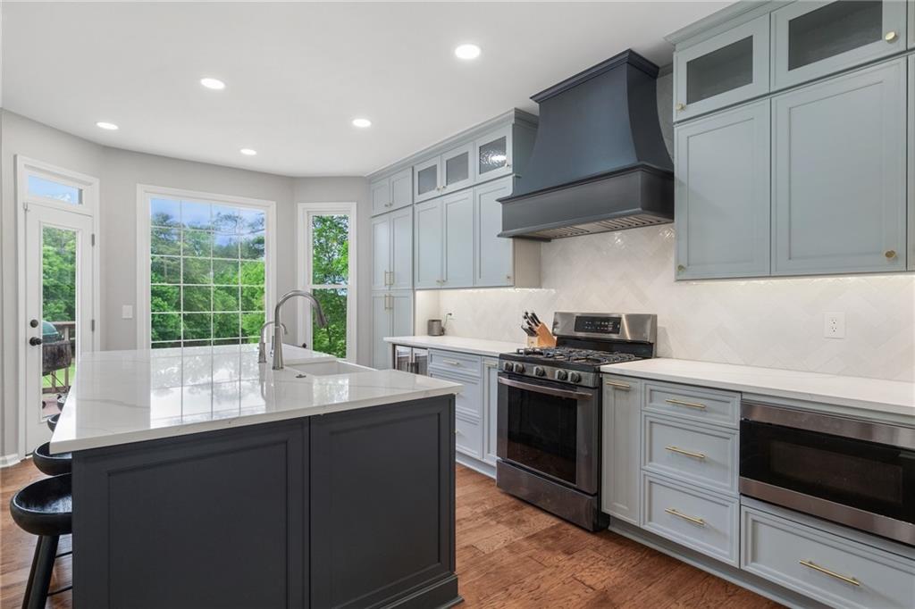 6105 Olde Atlanta Parkway Property Photo 1