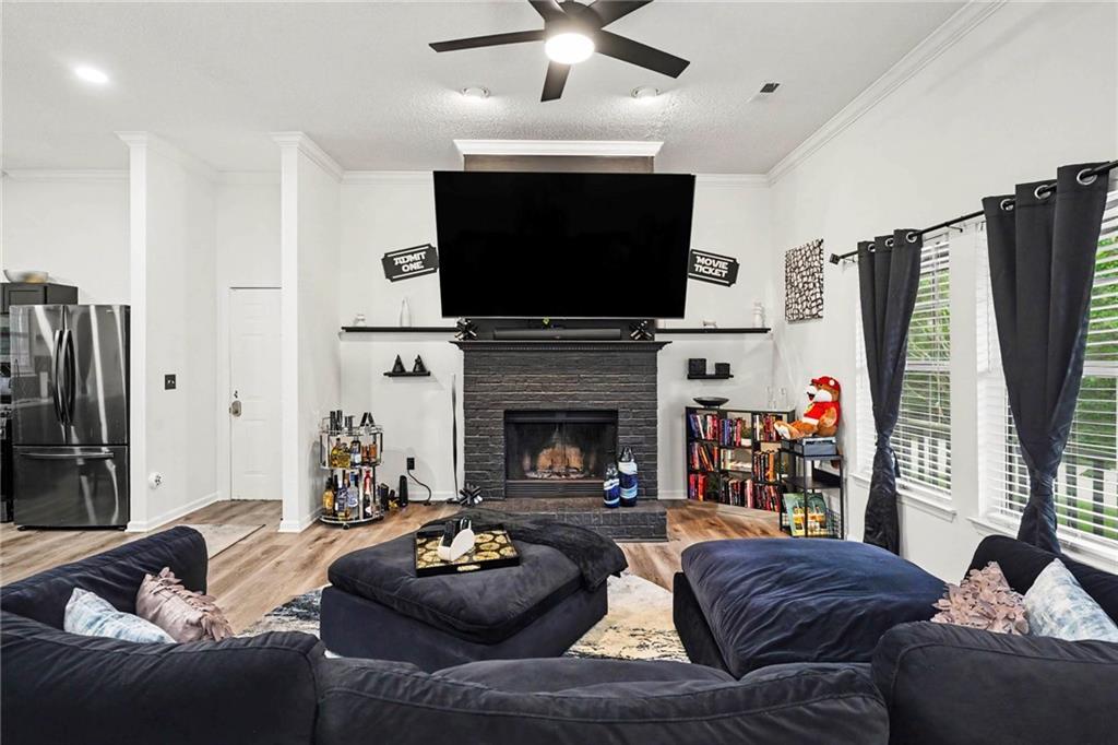 75 Contour Drive Property Photo 1