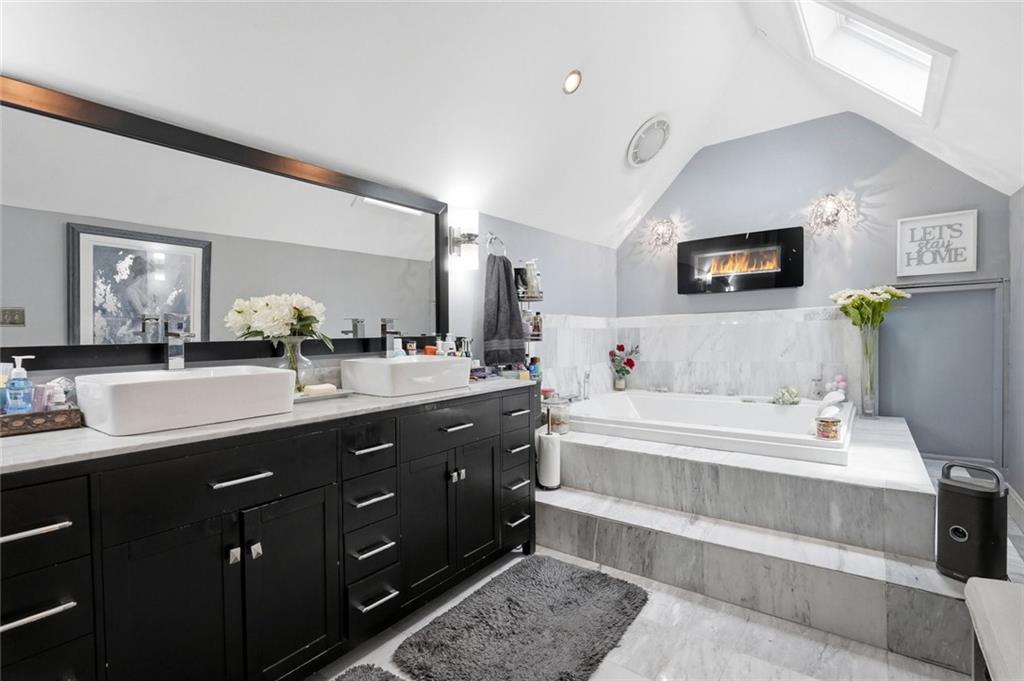 7793206 Property Photo 12