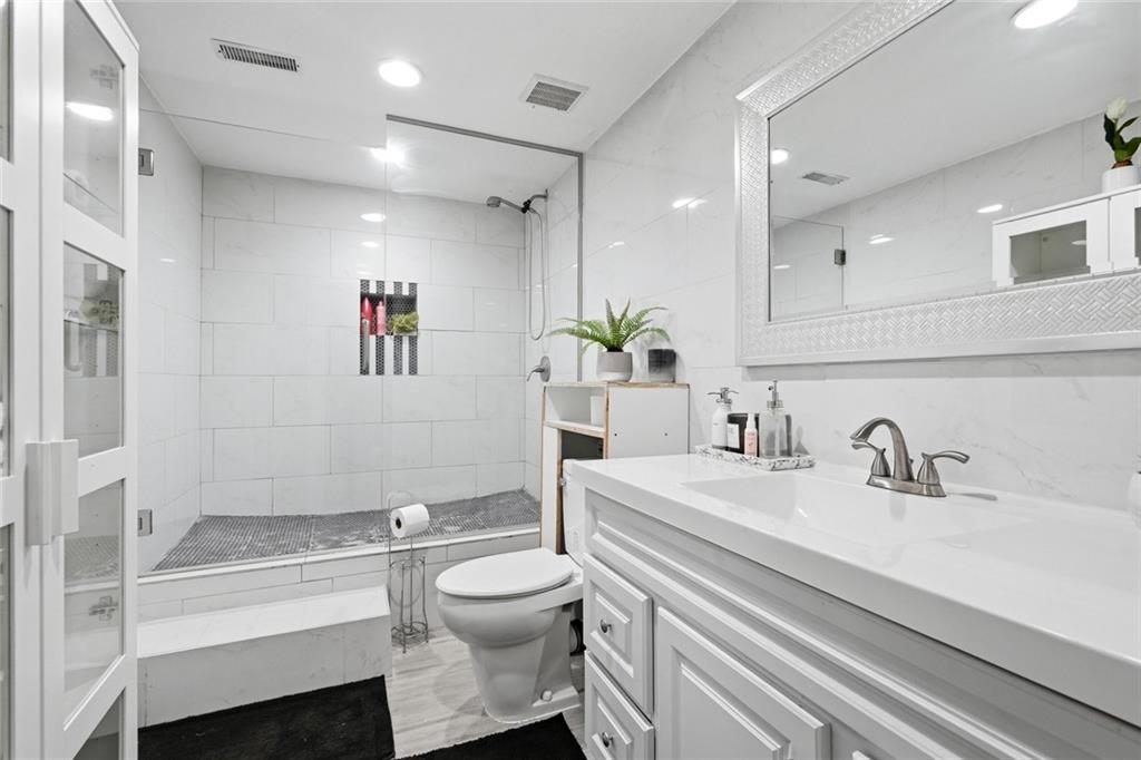 7793206 Property Photo 18