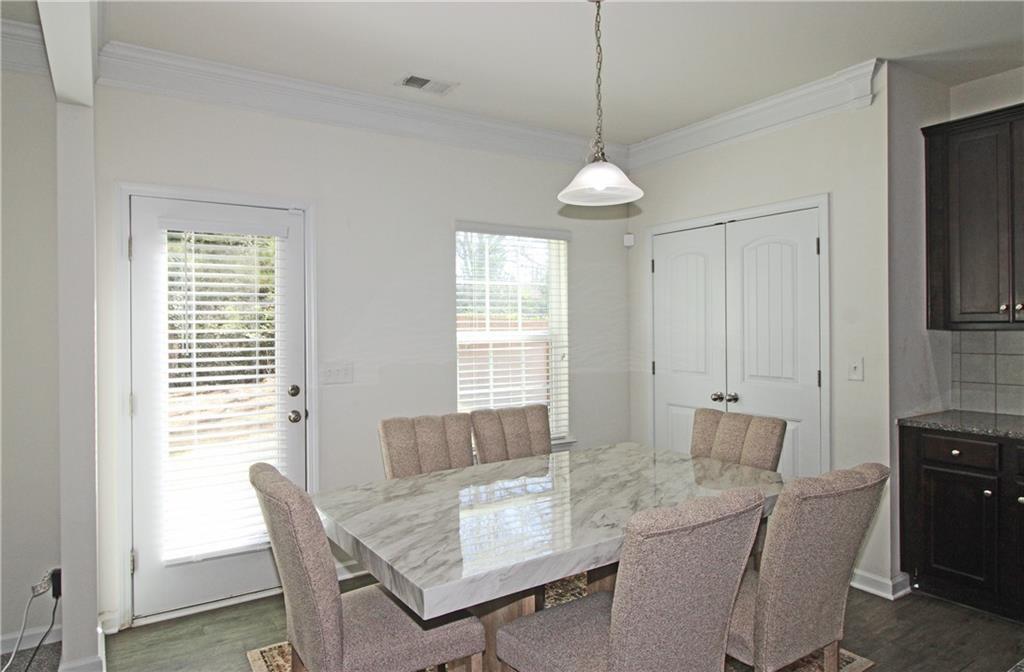 1390 Napa Valley Drive Property Photo 1