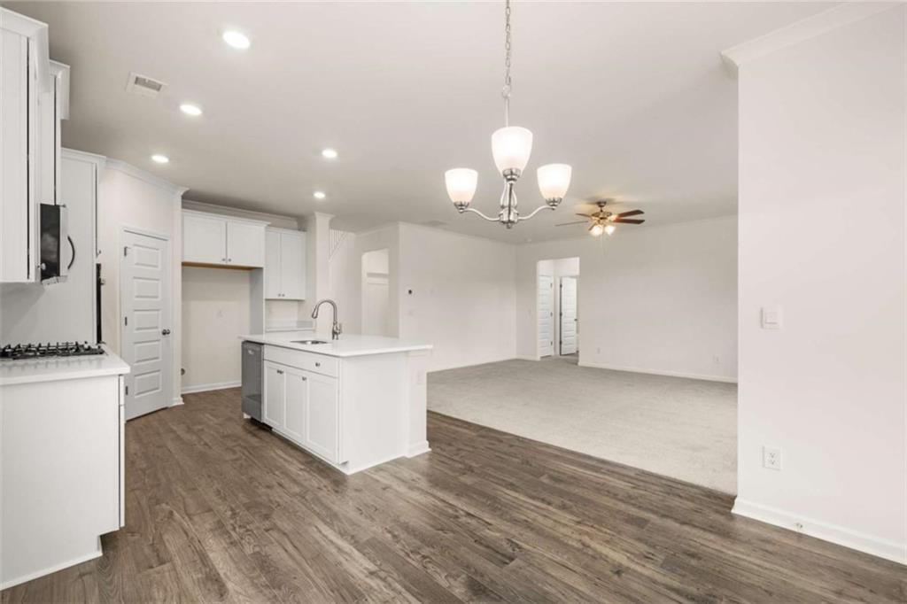 13728 Homer Lane Property Photo 8