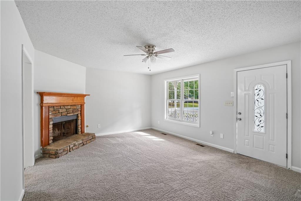 301 Madeline Way Property Photo 3