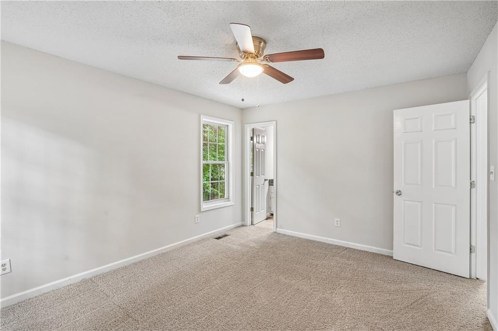 301 Madeline Way Property Photo 4