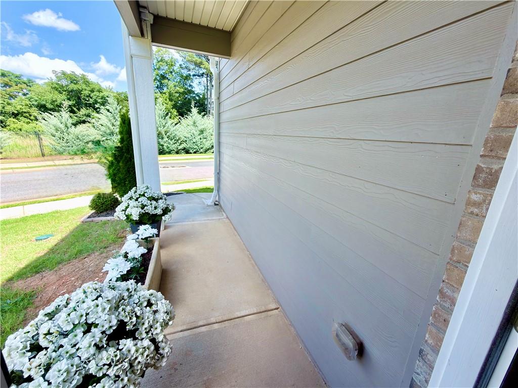 111 Hampton Circle Property Photo 4