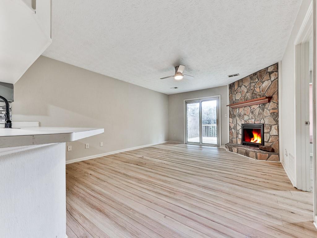1918 Cornell Way Property Photo 5