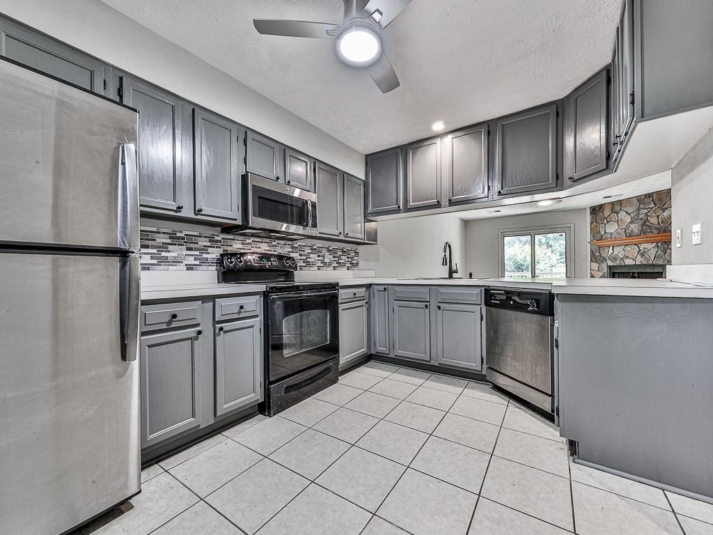 1918 Cornell Way Property Photo 10