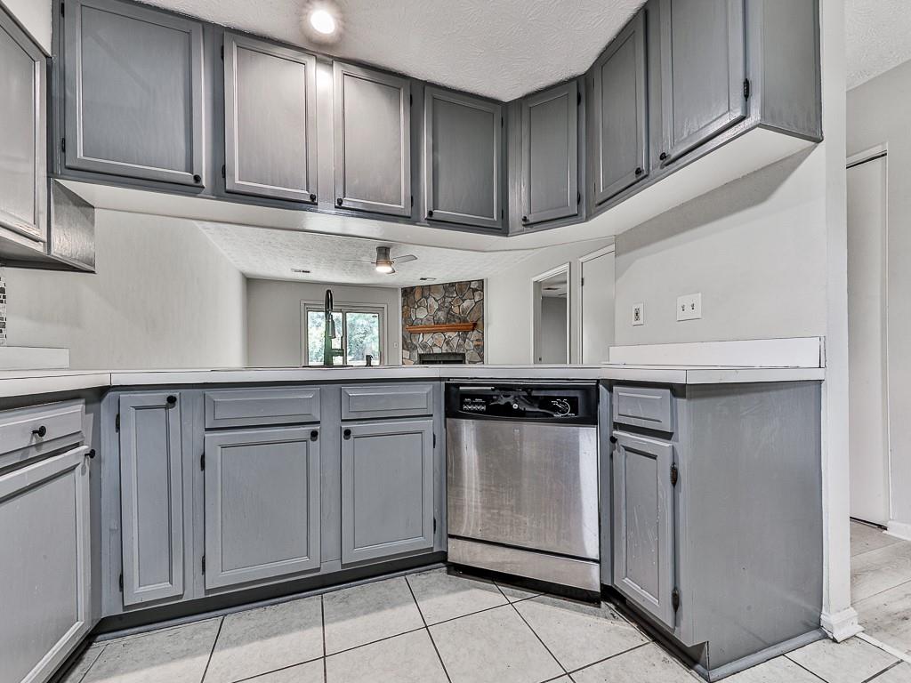 1918 Cornell Way Property Photo 11