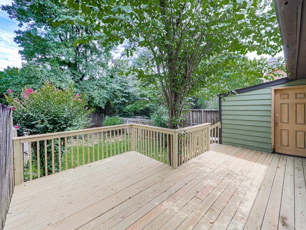 1918 Cornell Way Property Photo 23