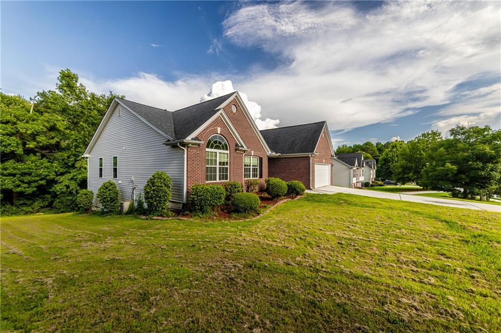 1784 Cedar Walk Lane Property Photo 4