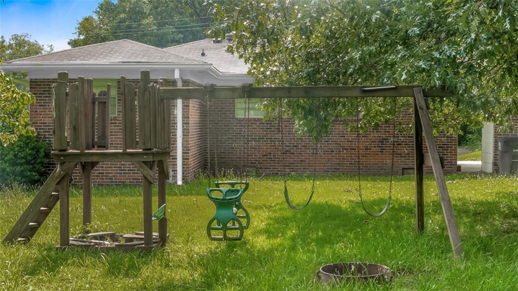 423 Branham Avenue Property Photo 4