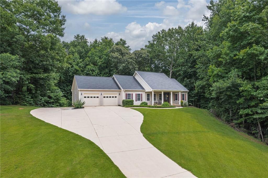 3627 E Hall Road Property Photo 2