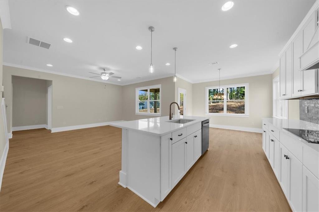 5582 Overview Drive Property Photo 9