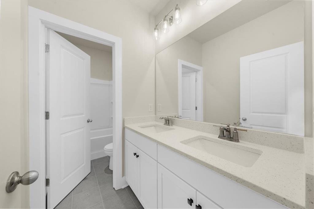 5582 Overview Drive Property Photo 33
