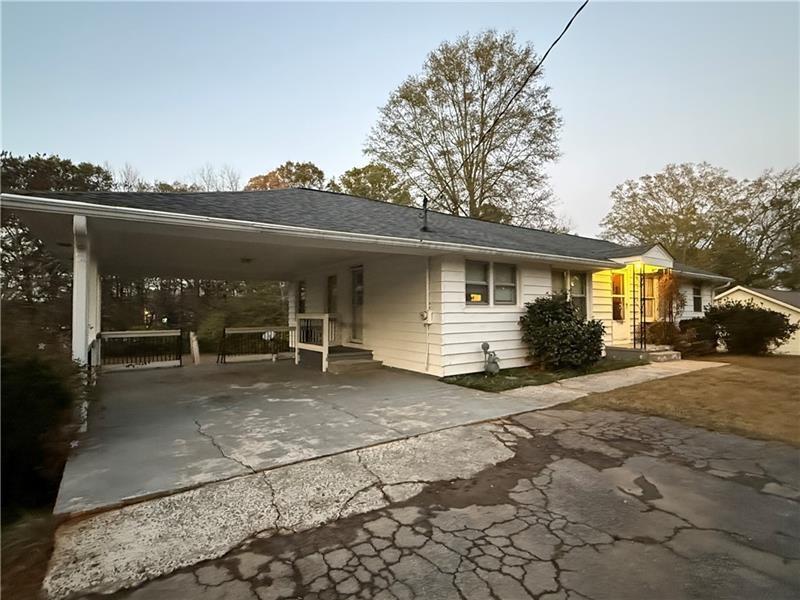 498 Ridge Avenue Sw Property Photo 3