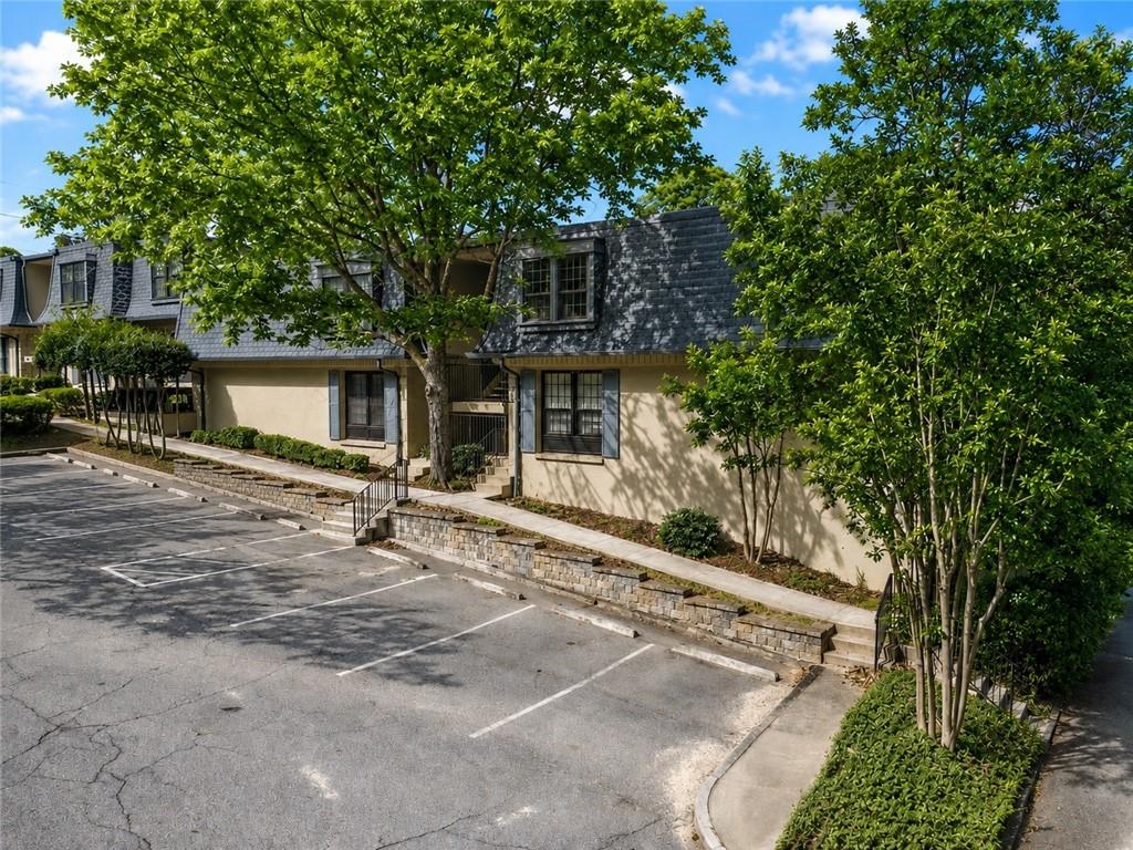 53 La Rue Place NW Property Photo 1