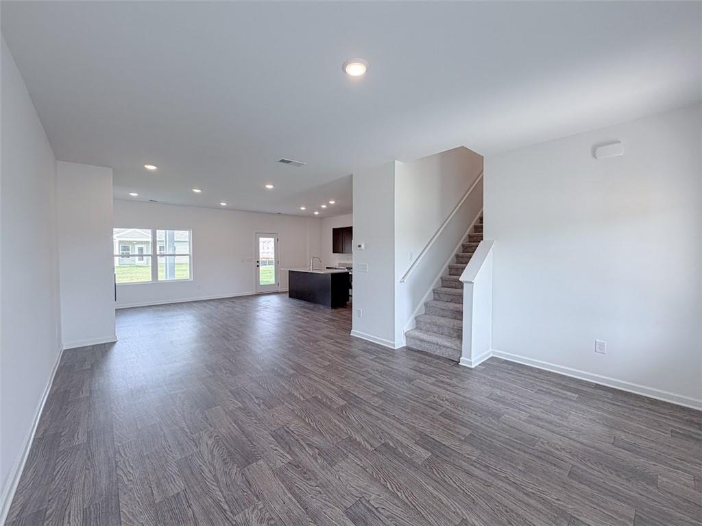 142 Lavender Circle Property Photo 2