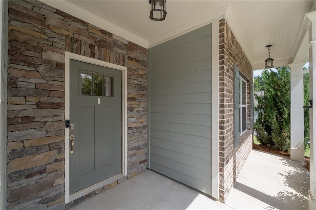 111 Crestbrook Way Property Photo 4